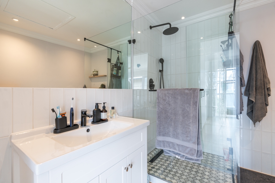 4 Bedroom Property for Sale in Sea Point Western Cape